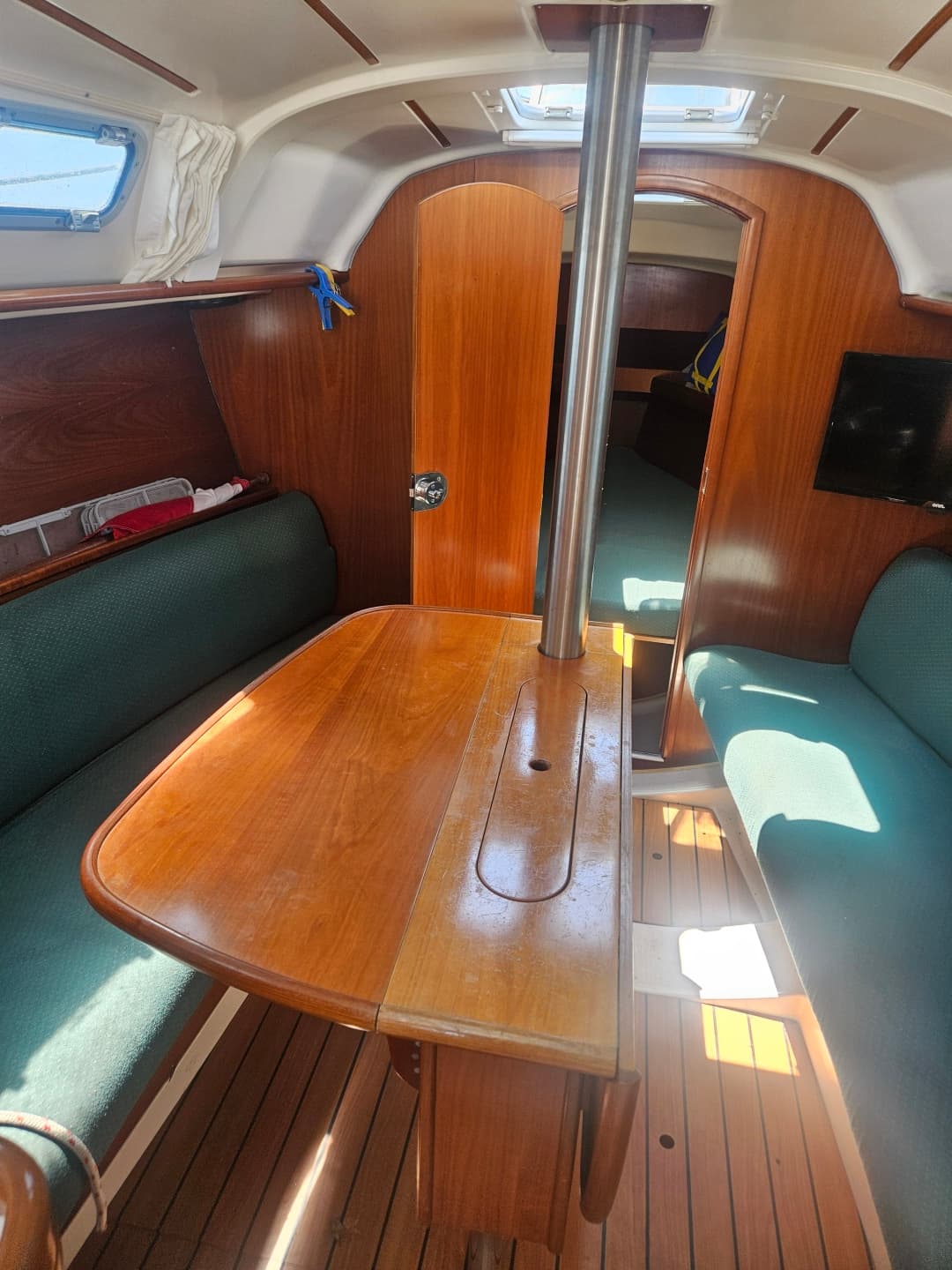 2003 Beneteau 311 31