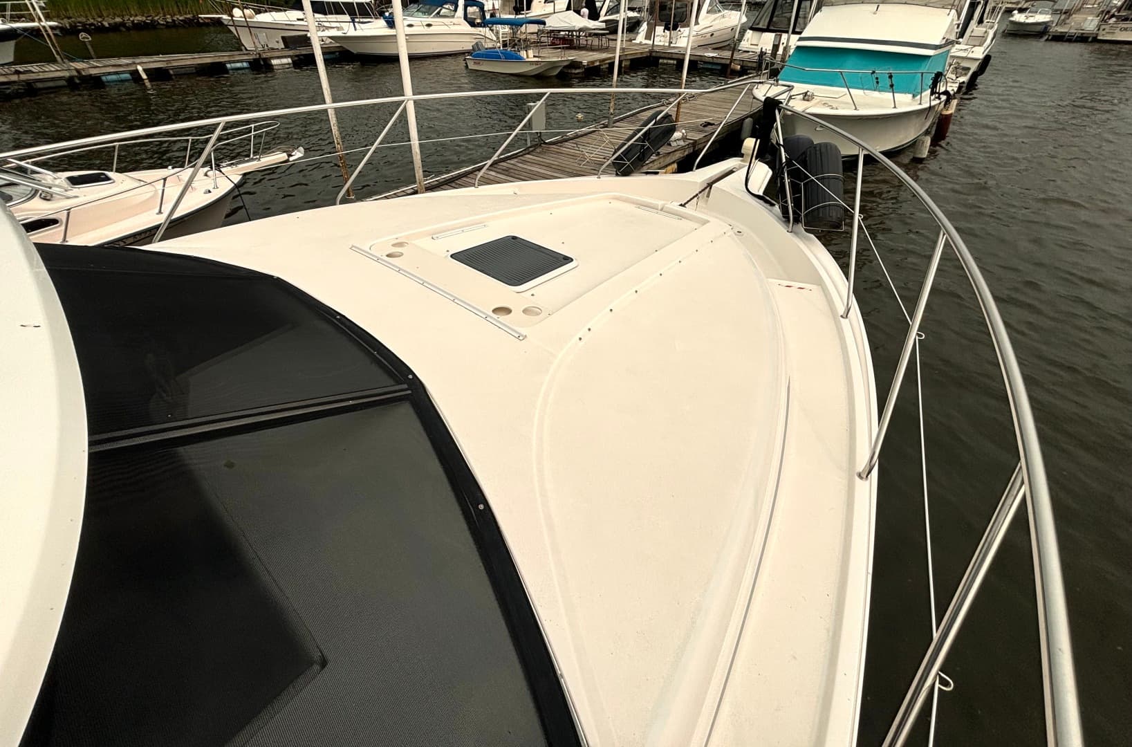 2000 Silverton 422 Motor Yacht