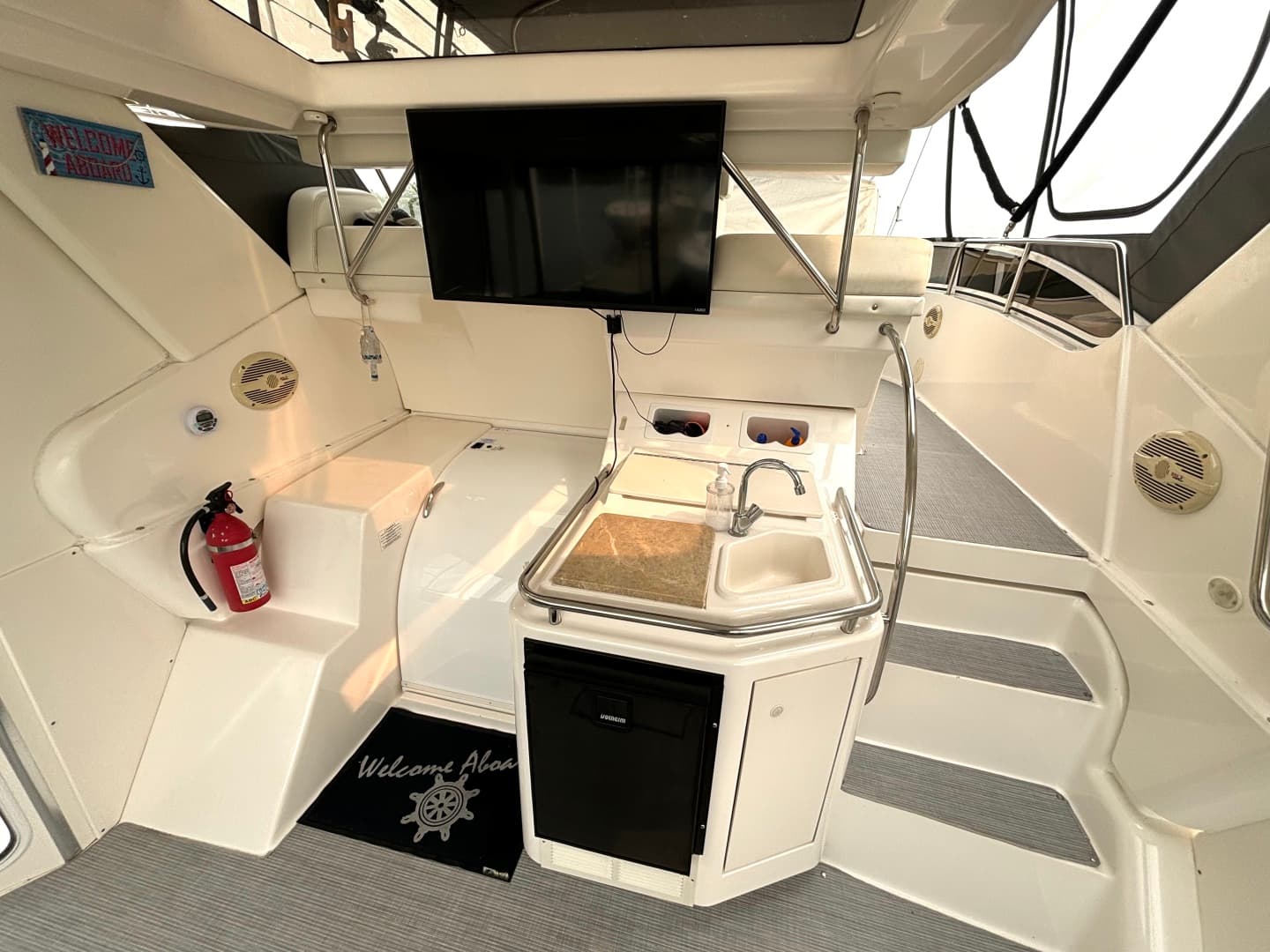 2000 Silverton 422 Motor Yacht