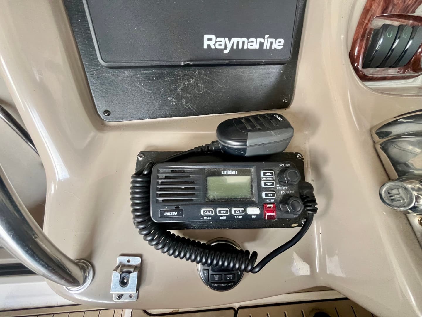 2003 Sea Ray 320 Sundancer
