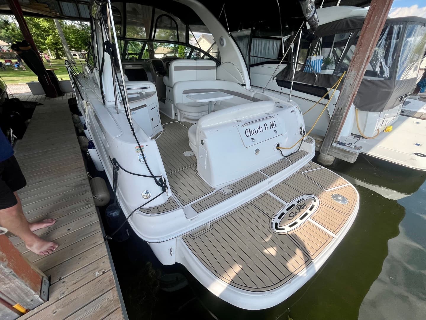2003 Sea Ray 320 Sundancer
