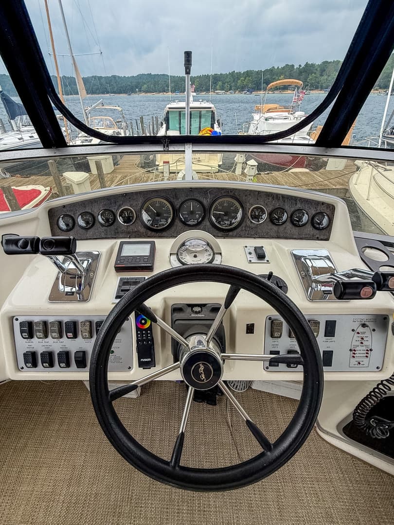 1996 Sea Ray 370 Sedan Bridge 37