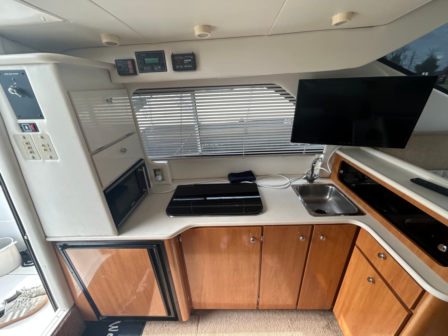 2001 Bayliner  3258