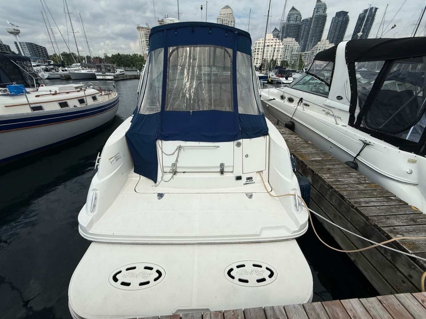 2015 Sea Ray 330 Sundancer