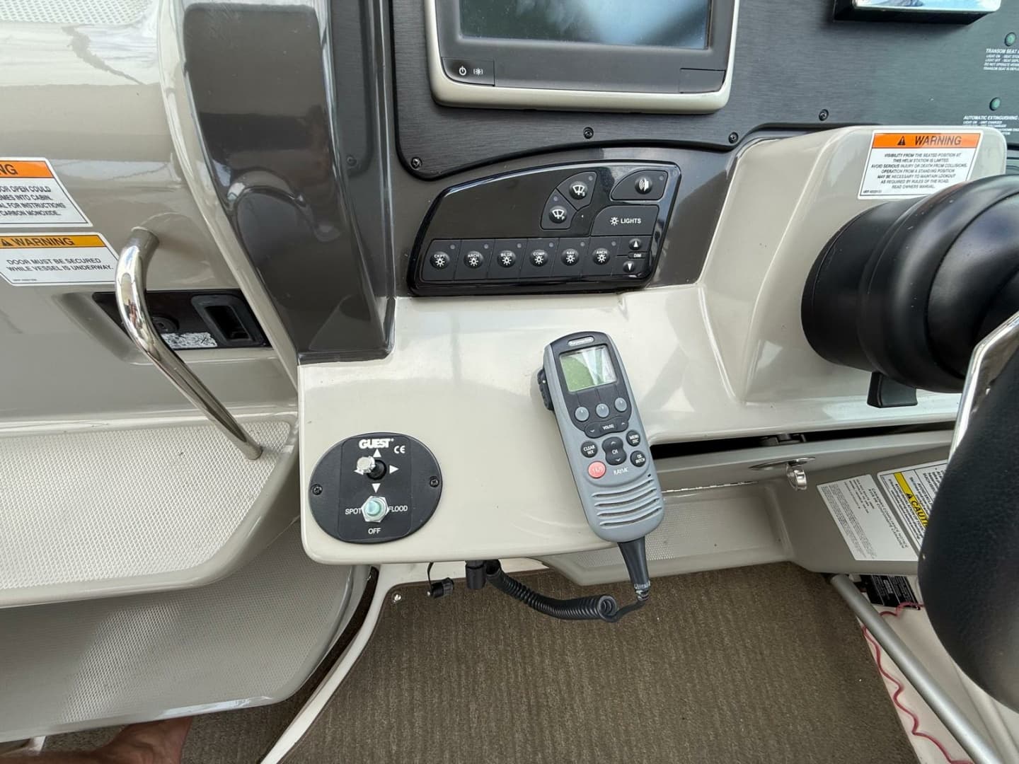 2015 Sea Ray 330 Sundancer
