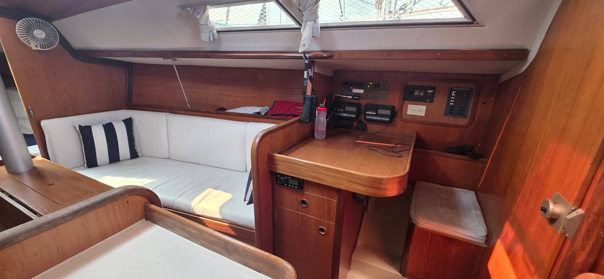 1985 Beneteau First 305