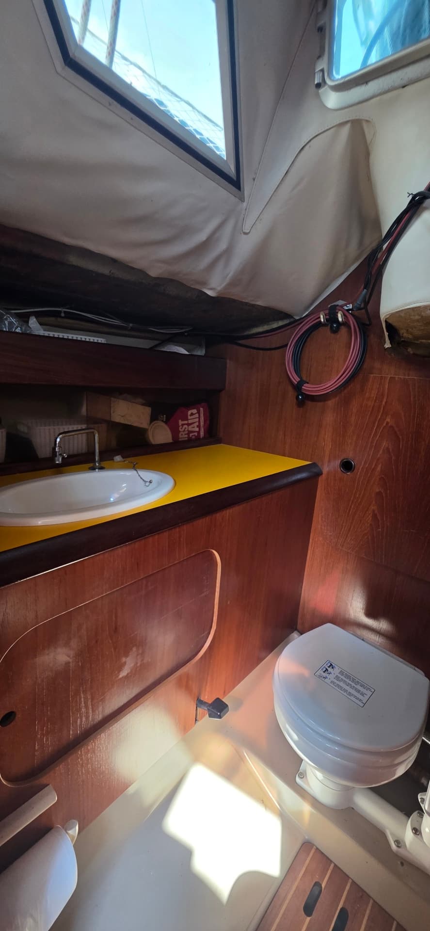 1985 Beneteau First 305