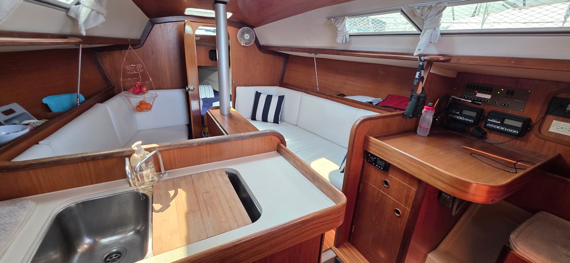 1985 Beneteau First 305