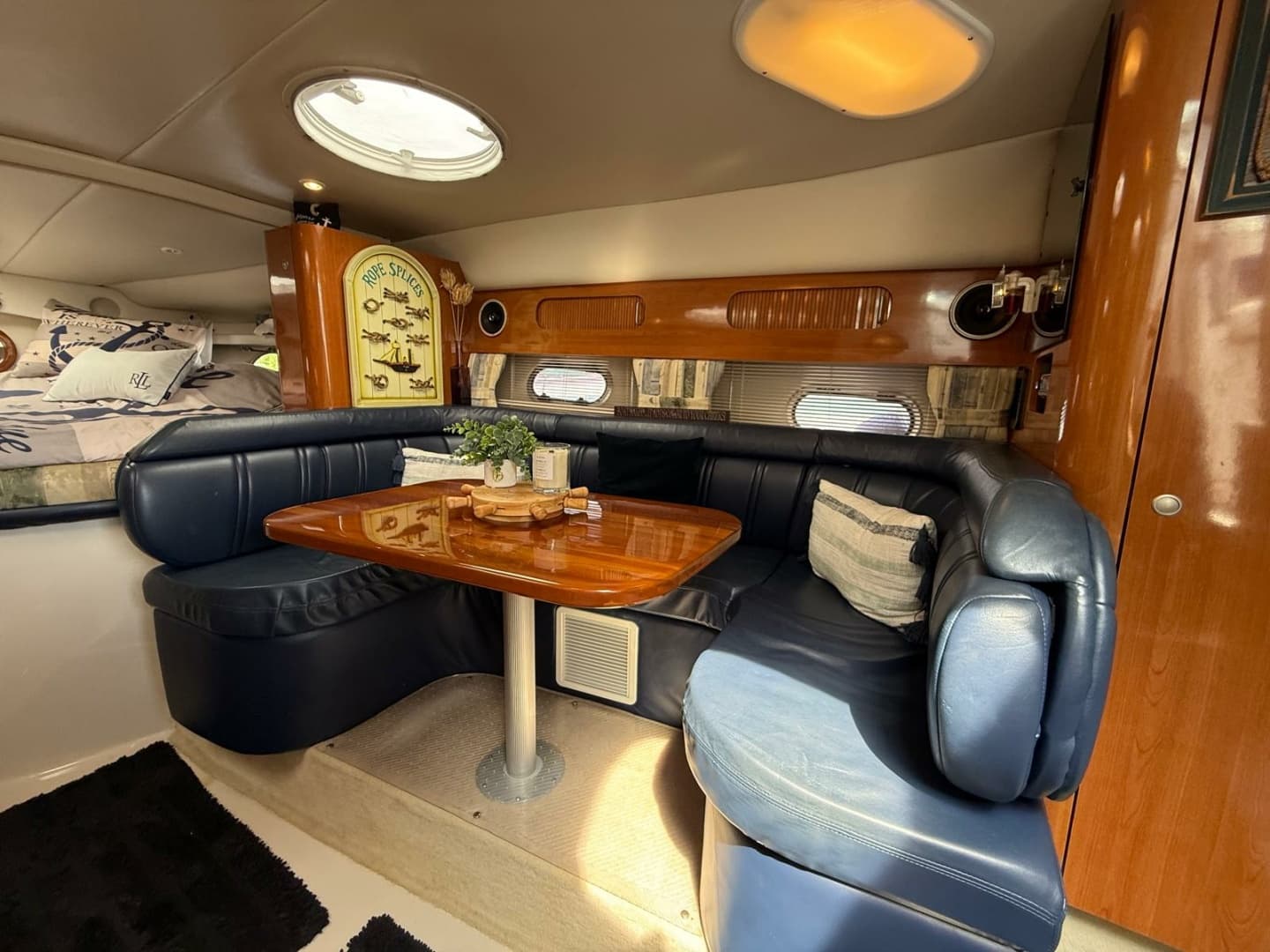2001 Four Winns  328 Vista