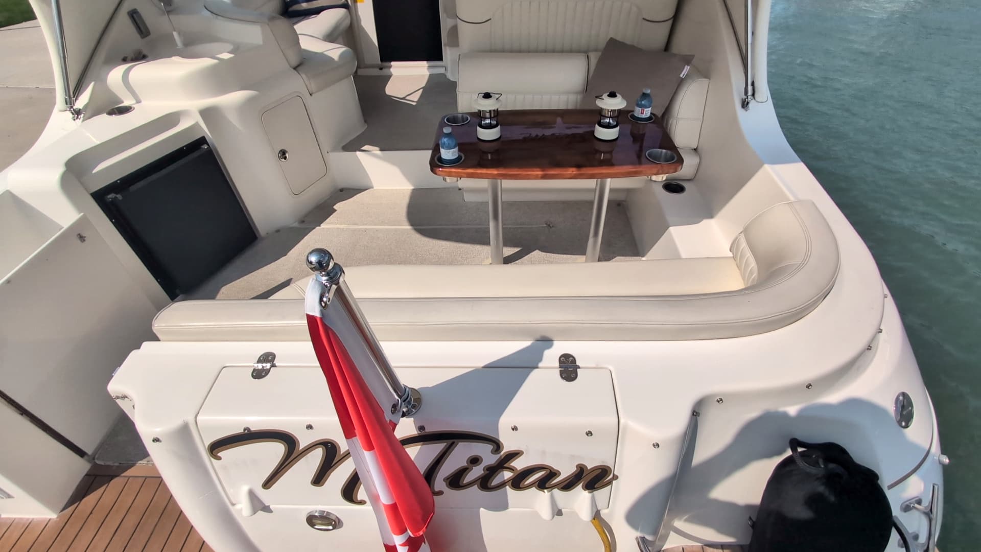 1990 Cruisers Yachts 3375