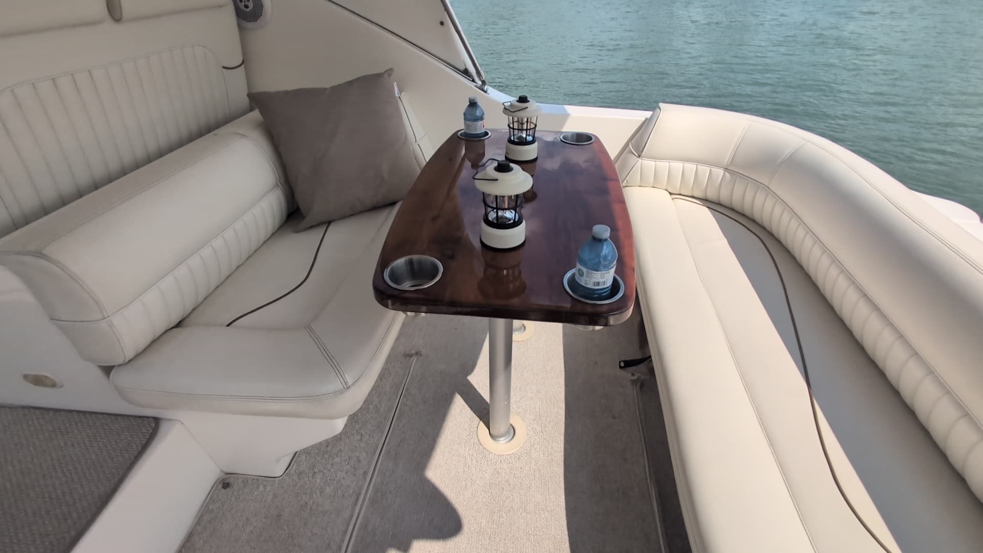 1990 Cruisers Yachts 3375