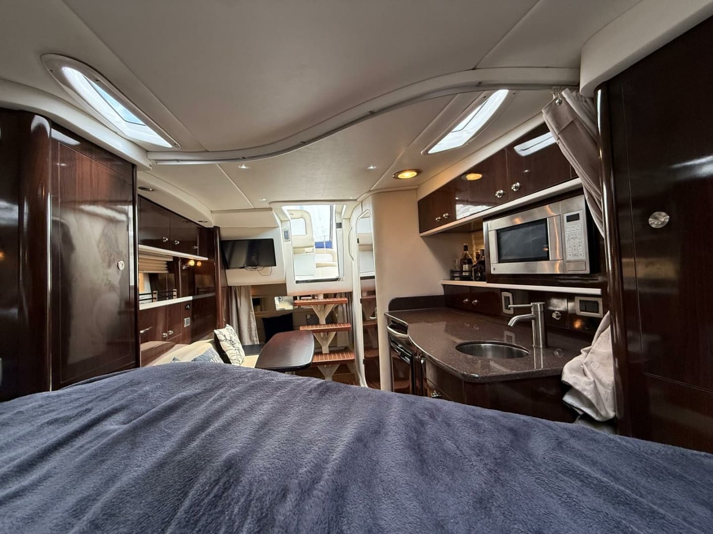 2015 Sea Ray 330 Sundancer