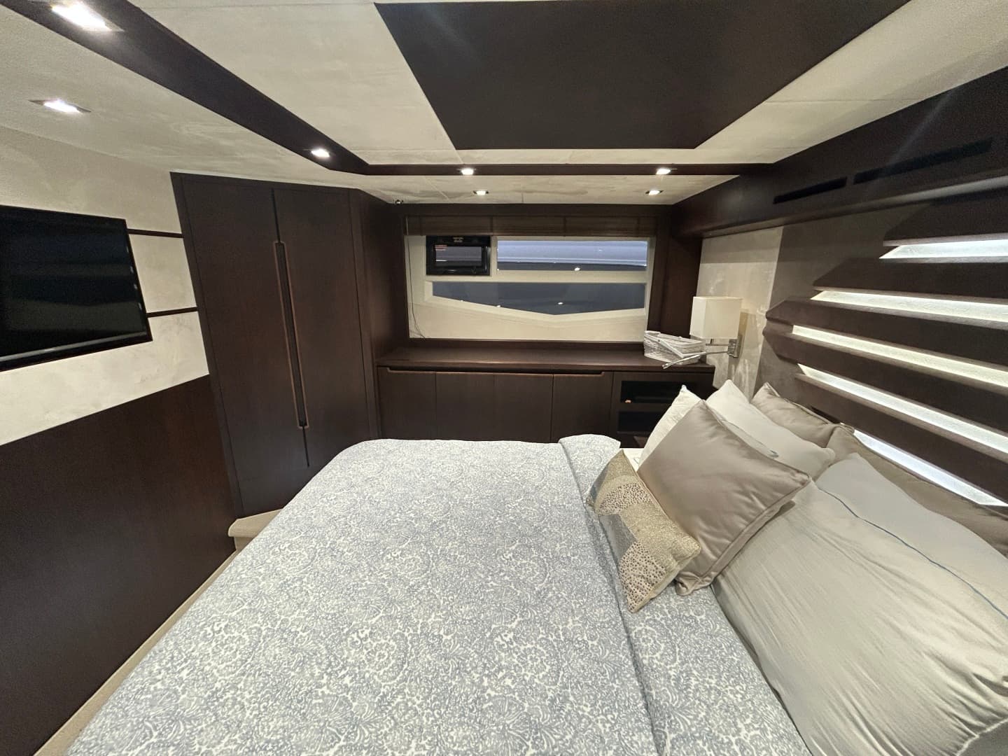 2018 Galeon 560 Sky 56