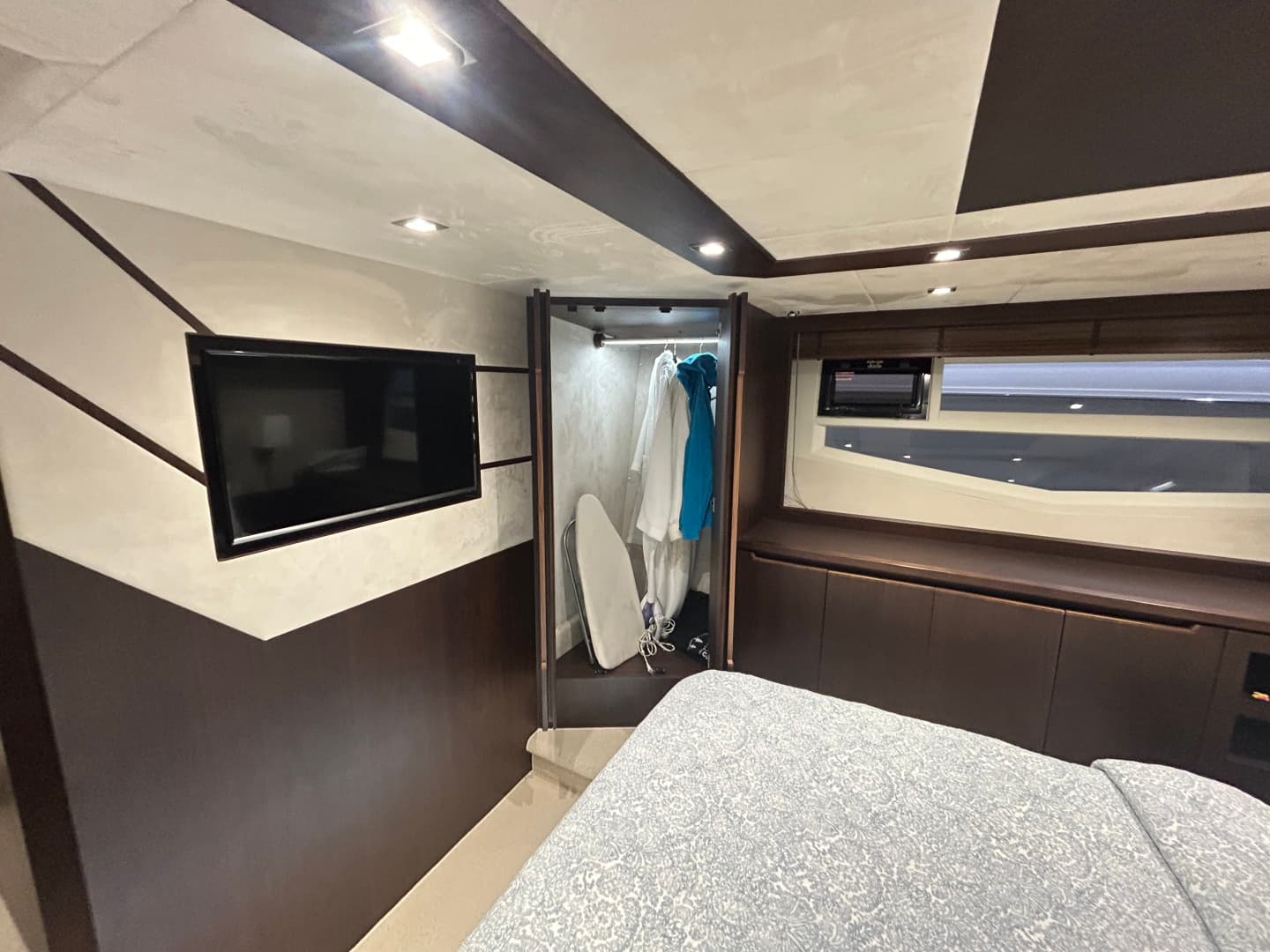 2018 Galeon 560 Sky 56