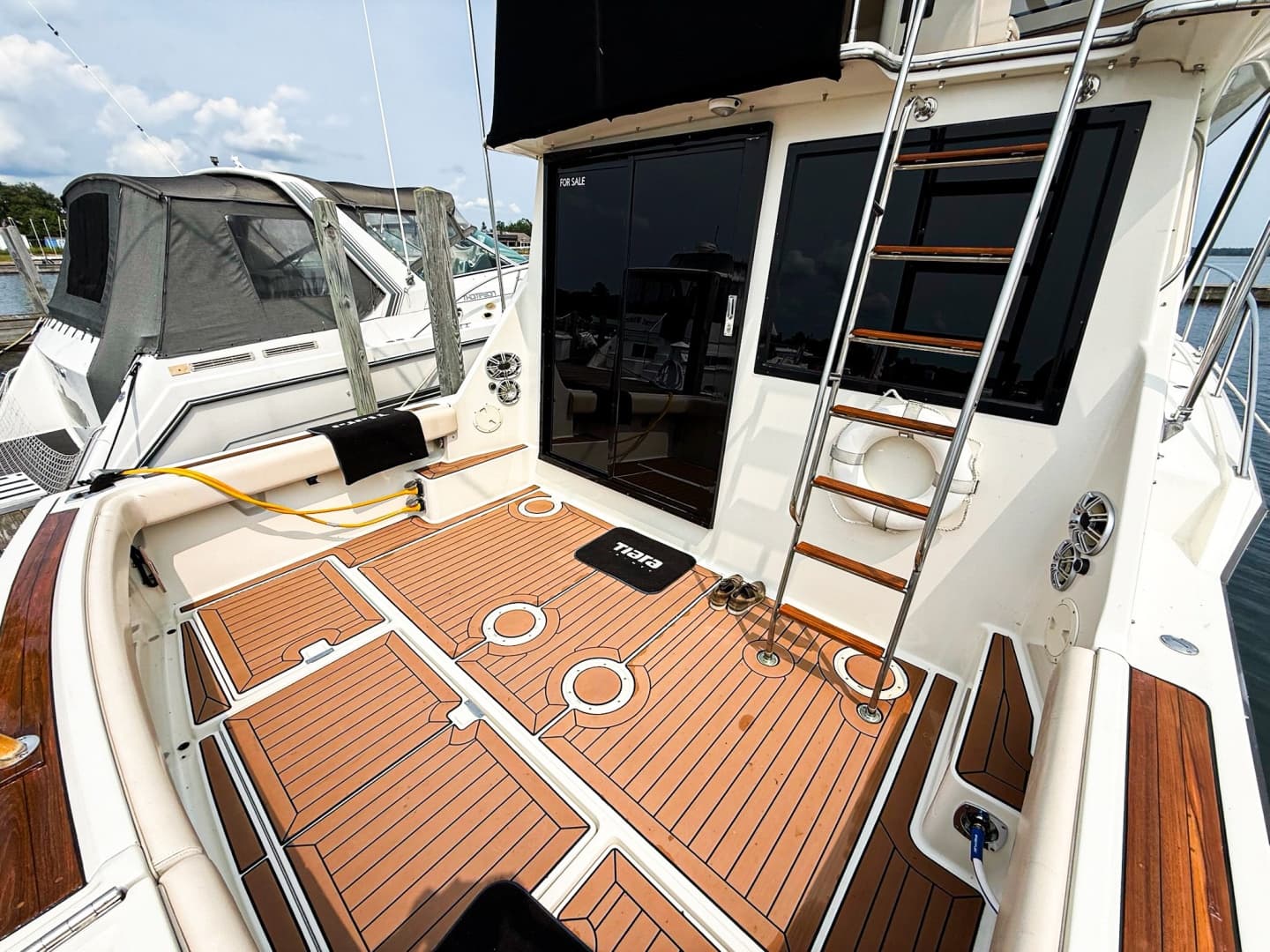 1989 Tiara Yachts 3600 Convertible