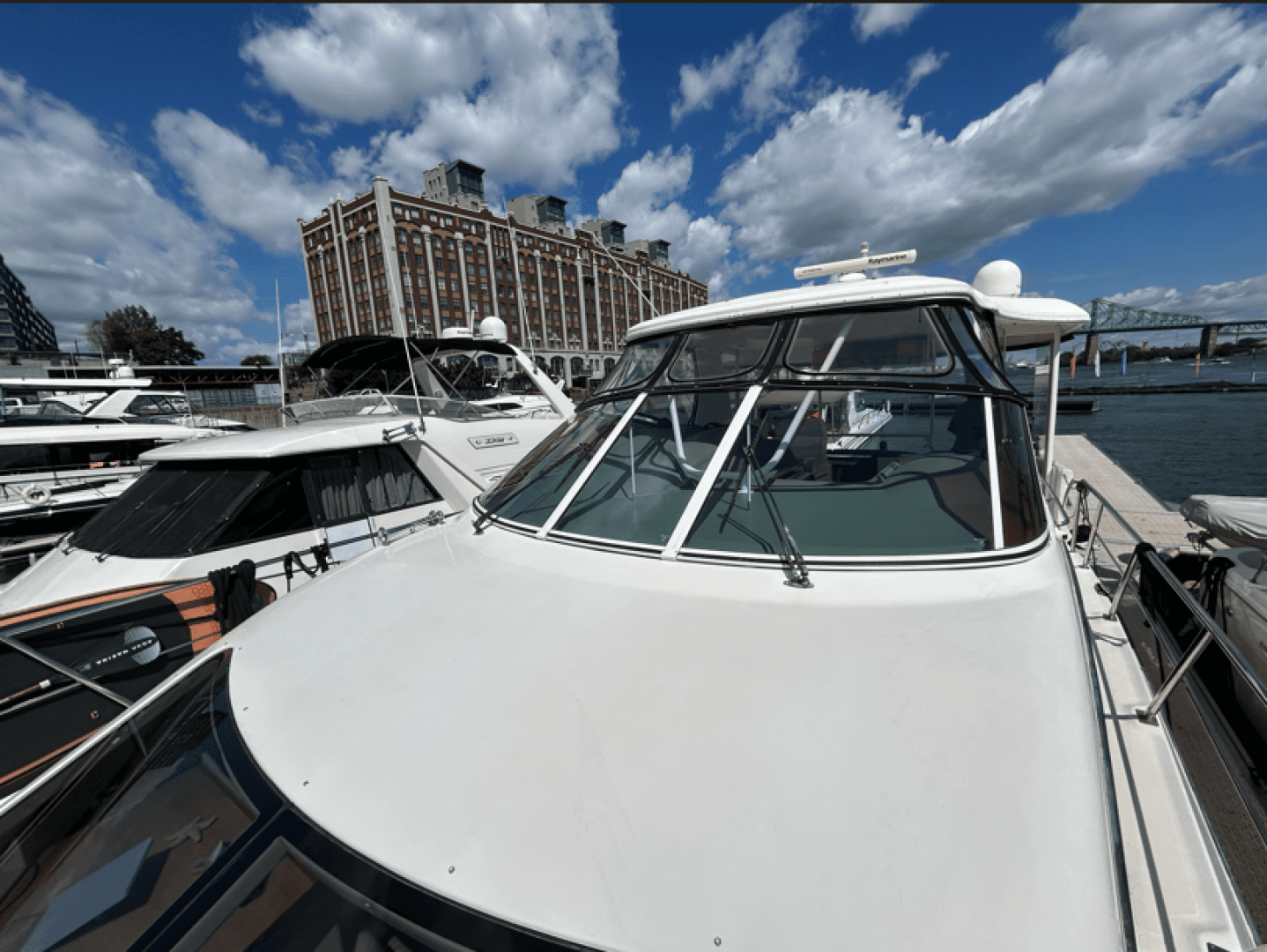 2007 Cruisers Yachts 455