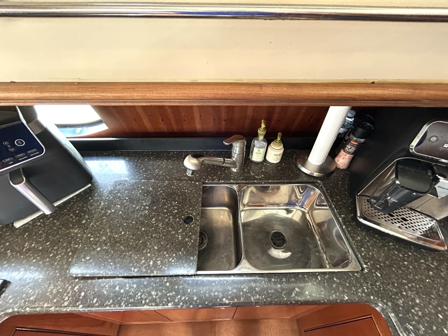 2007 Cruisers Yachts 455