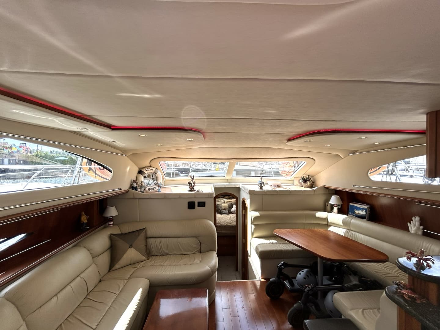 2007 Cruisers Yachts 455