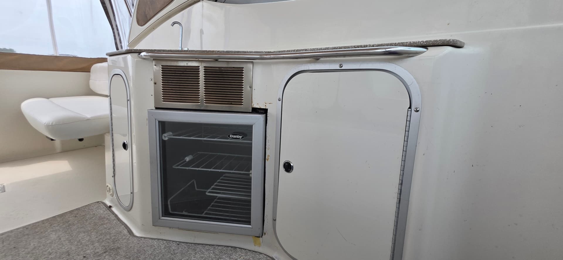 2000 Maxum 3300SCR
