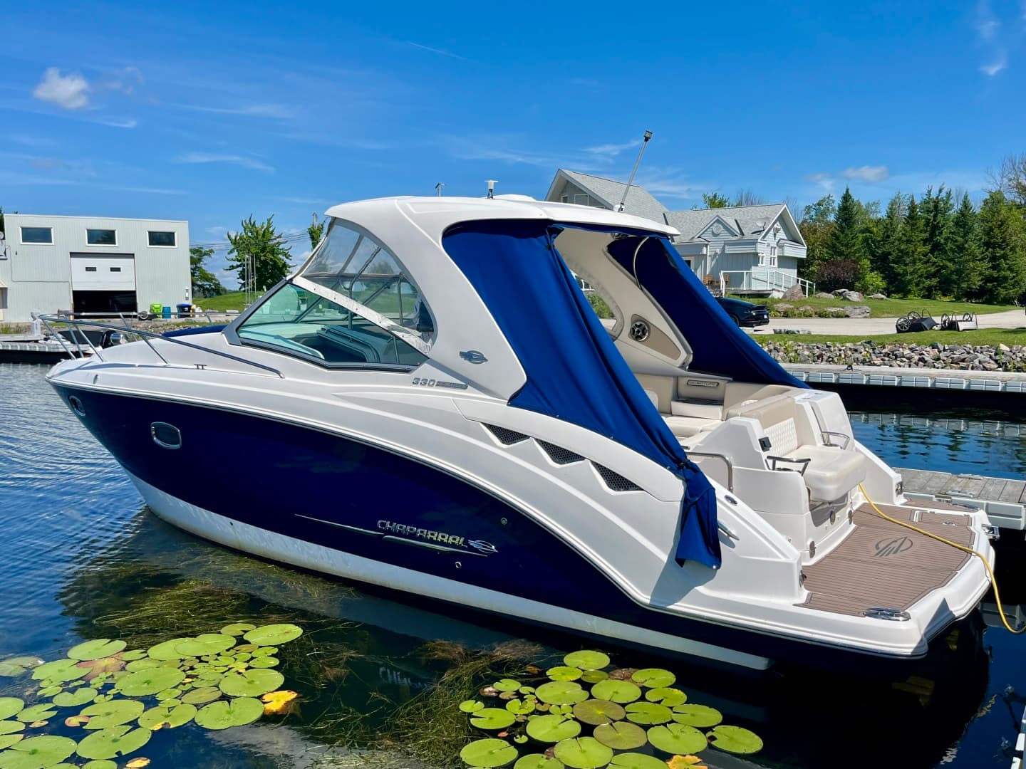 2012 Chaparral 330 Signature