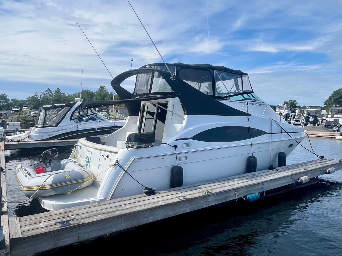 1999 Carver 350 Mariner 35