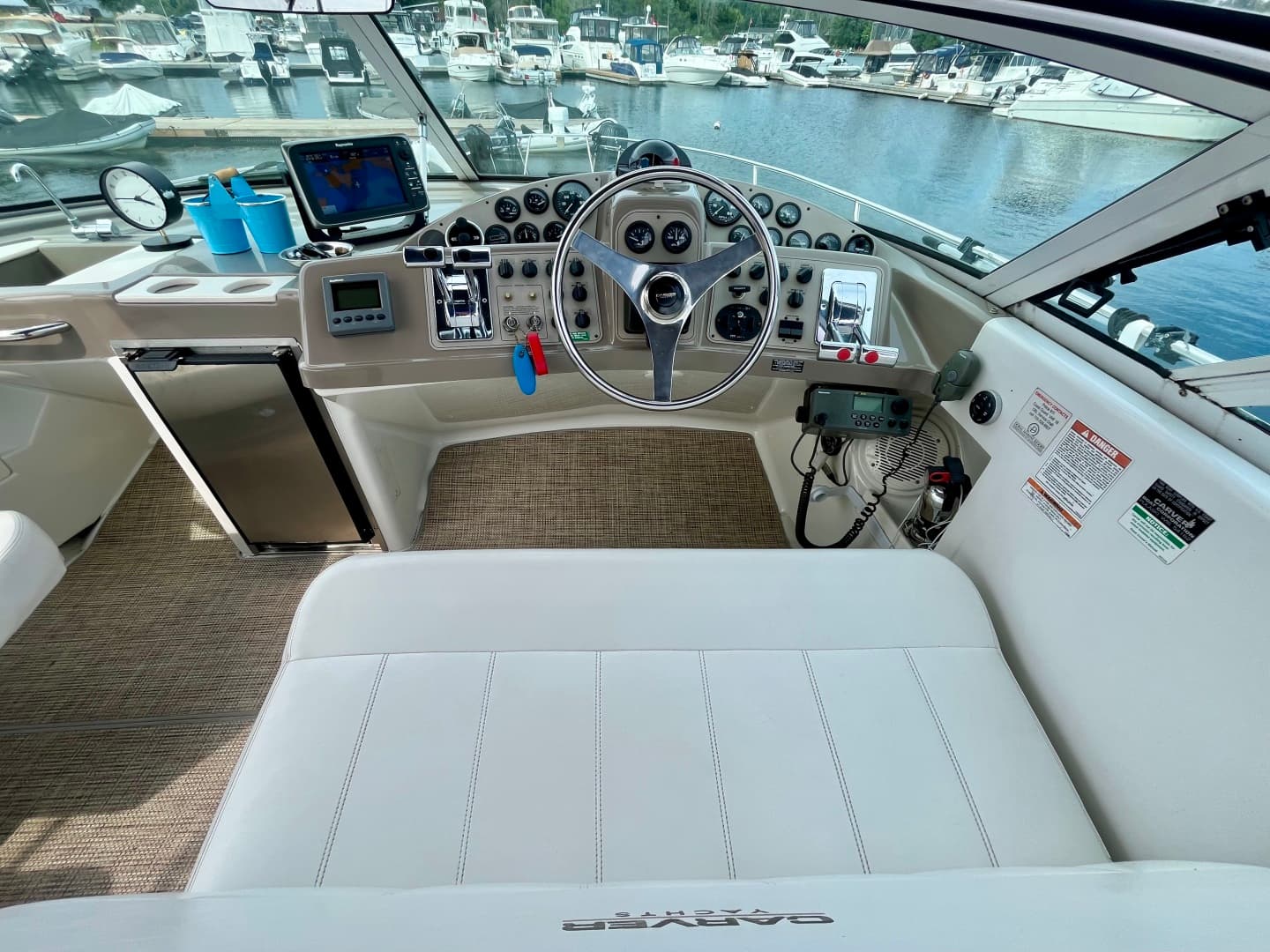 1999 Carver 350 Mariner 35