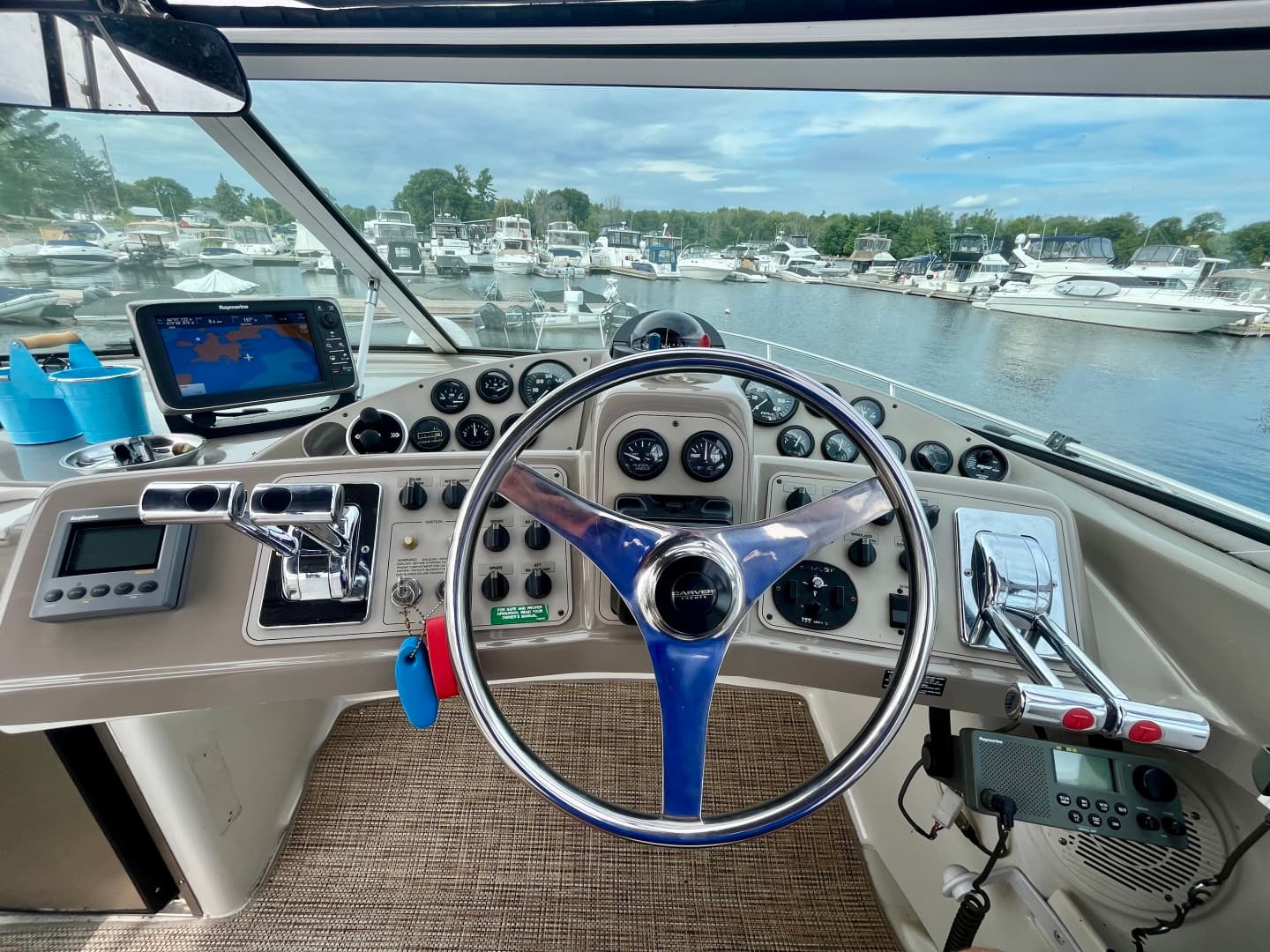 1999 Carver 350 Mariner 35