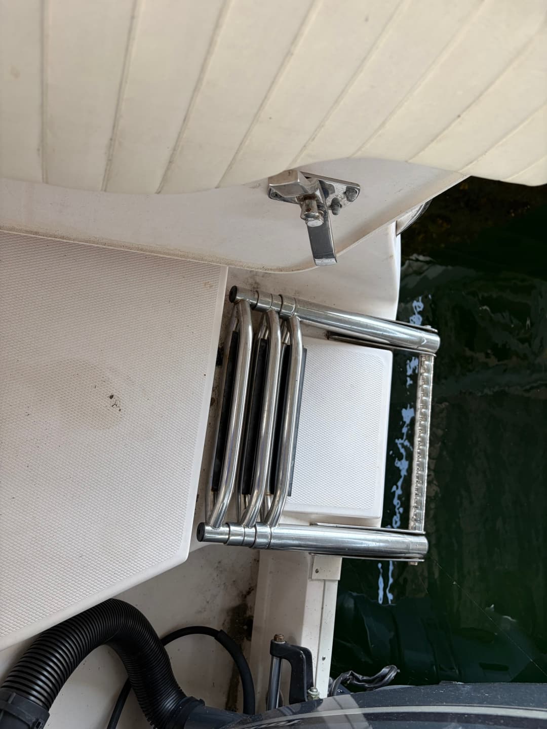 2007 Grady-White Express 305