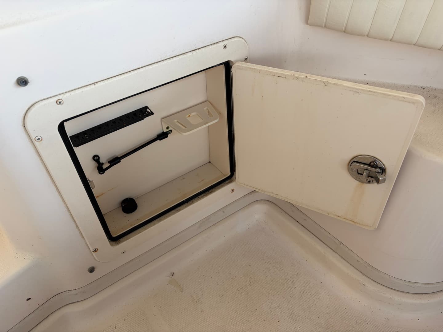 2007 Grady-White Express 305