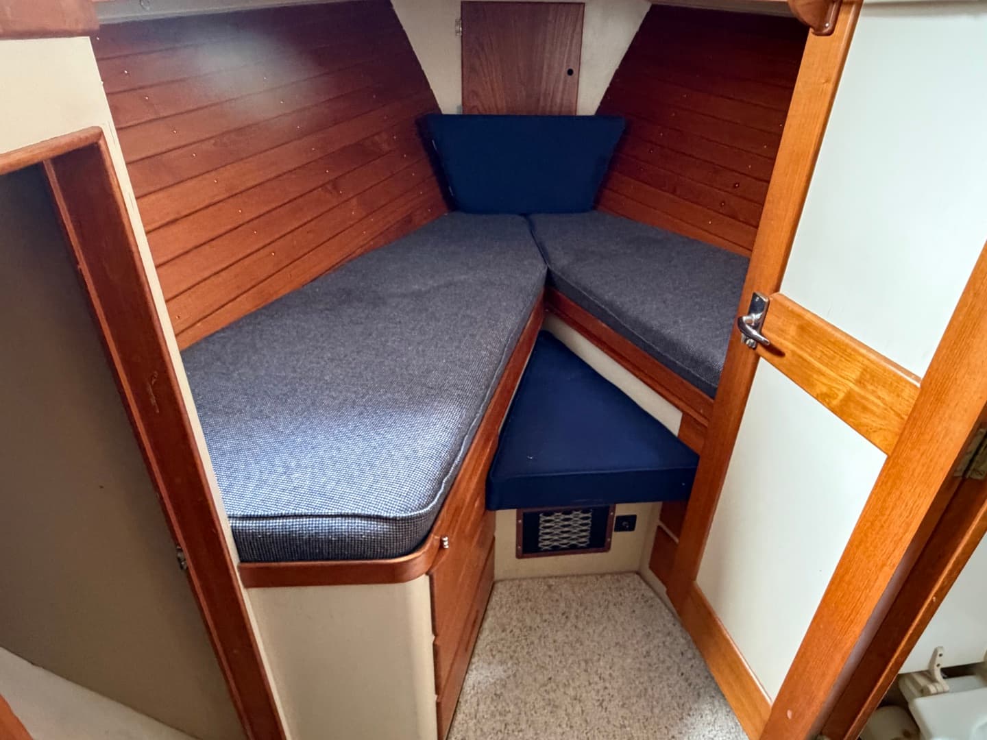 1969 Grand Banks 42 Classic