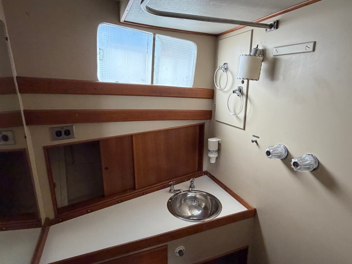 1969 Grand Banks 42 Classic