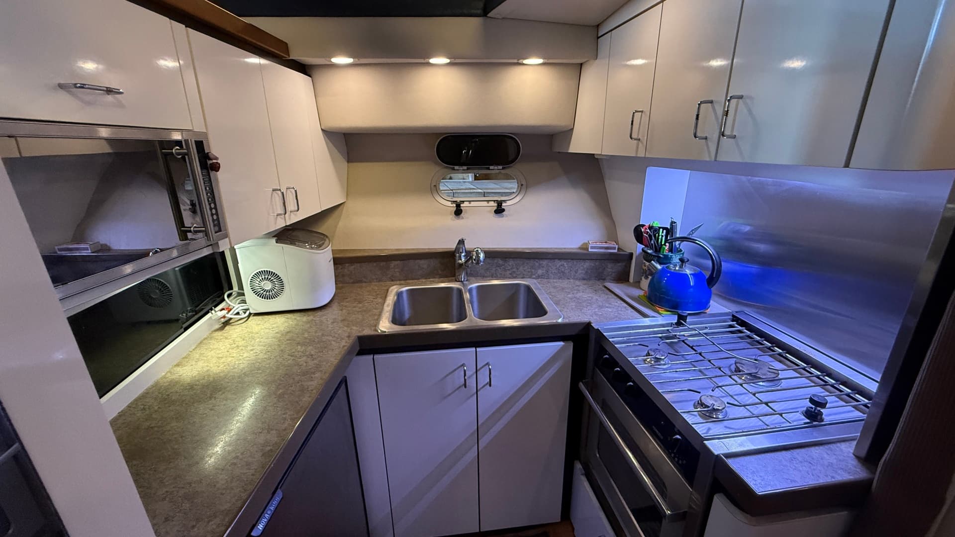 1992 Bayliner 3688 Motoryacht