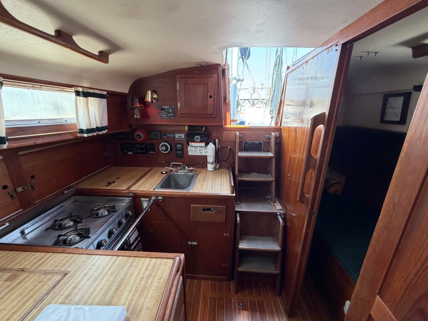 1977 Allied Mistress MKIII