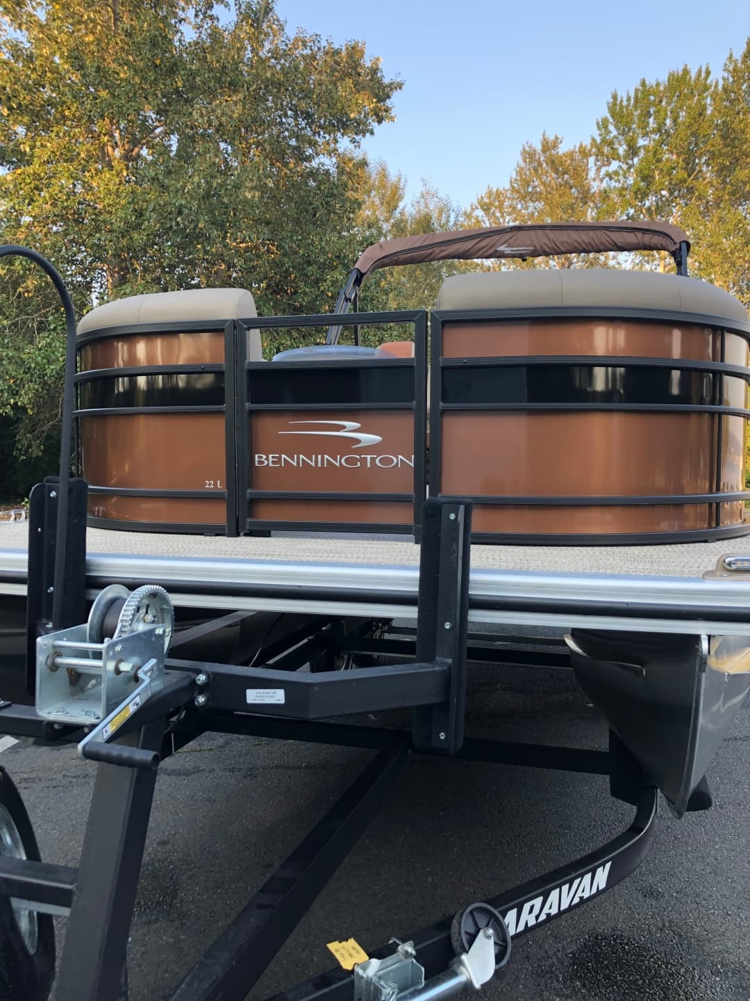 2023 Bennington 22 LSB