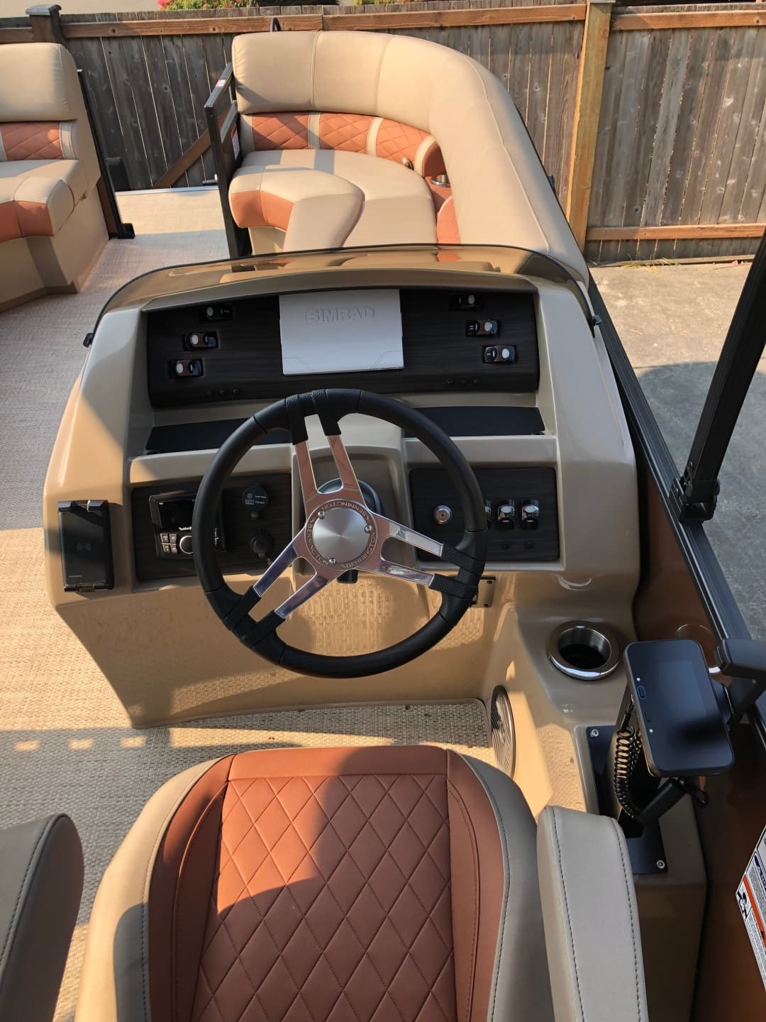 2023 Bennington 22 LSB