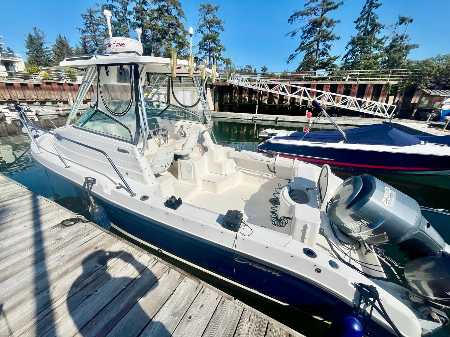 2007 Seaswirl Striper 2301