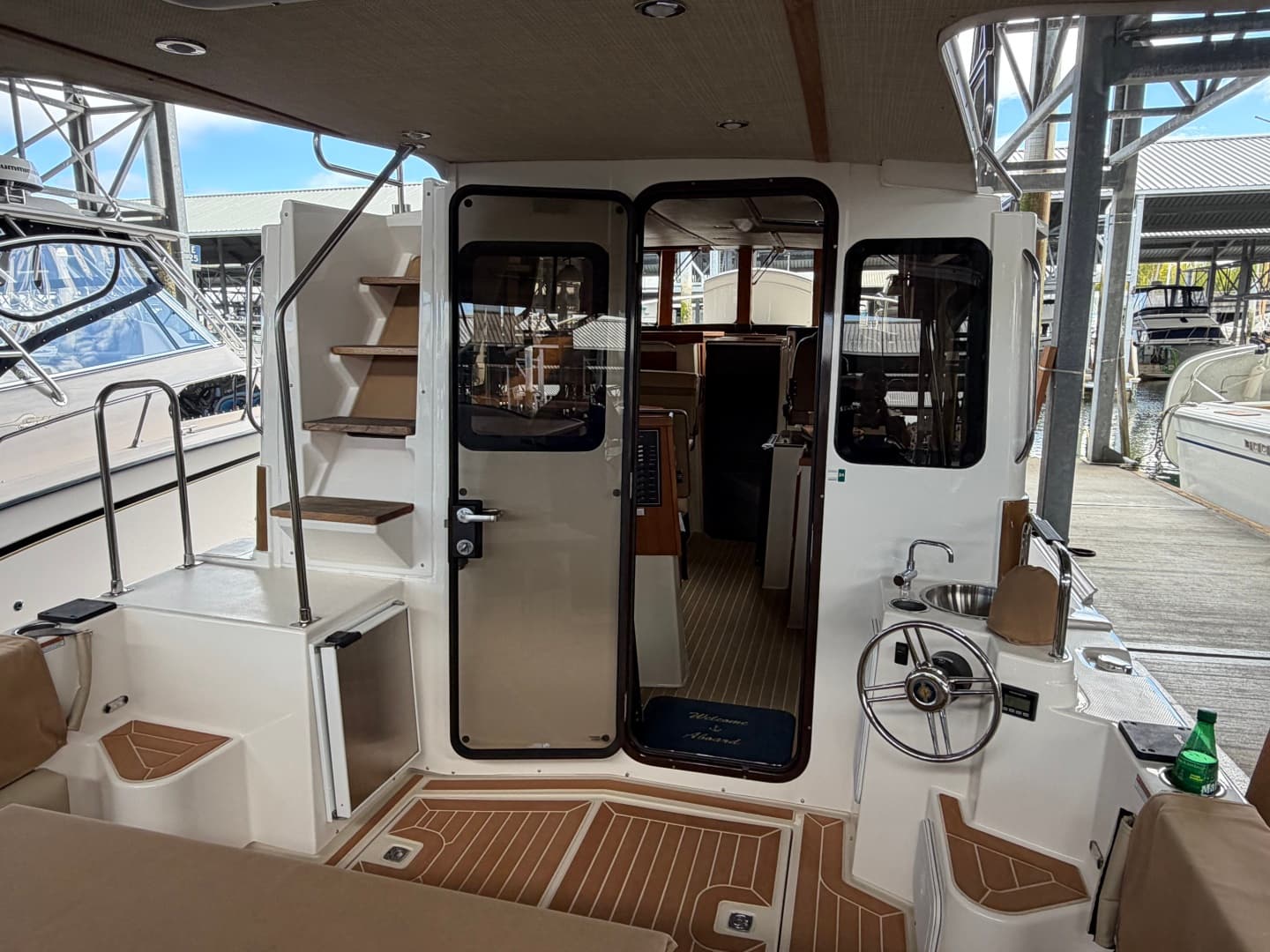 2021 Ranger Tugs R-31 CB