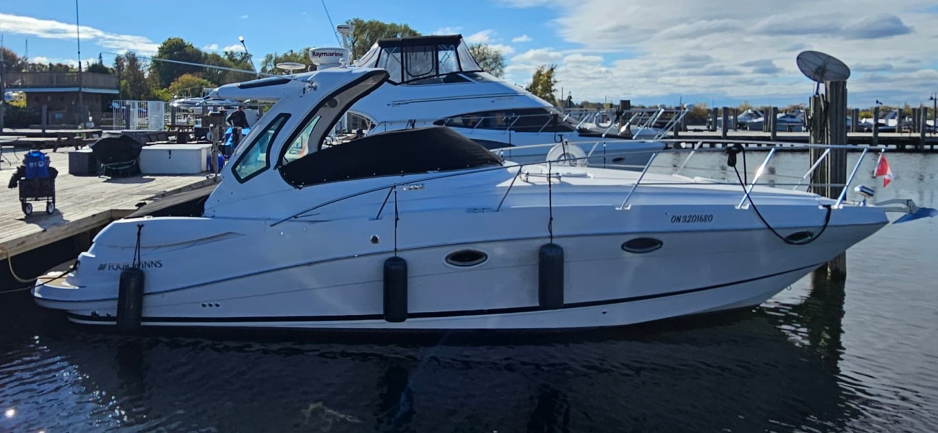 2011 Four Winns V355