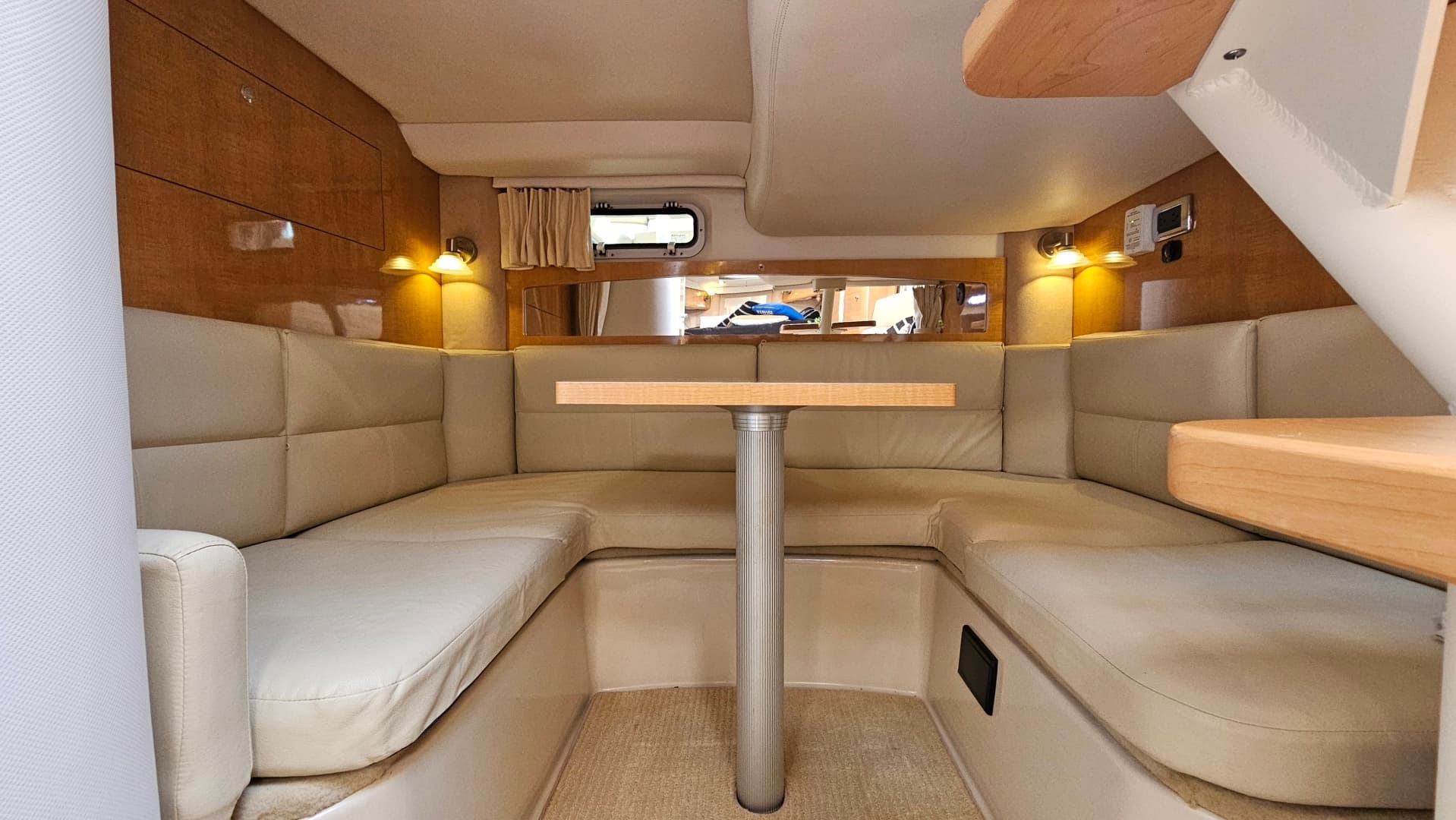 2011 Four Winns V355