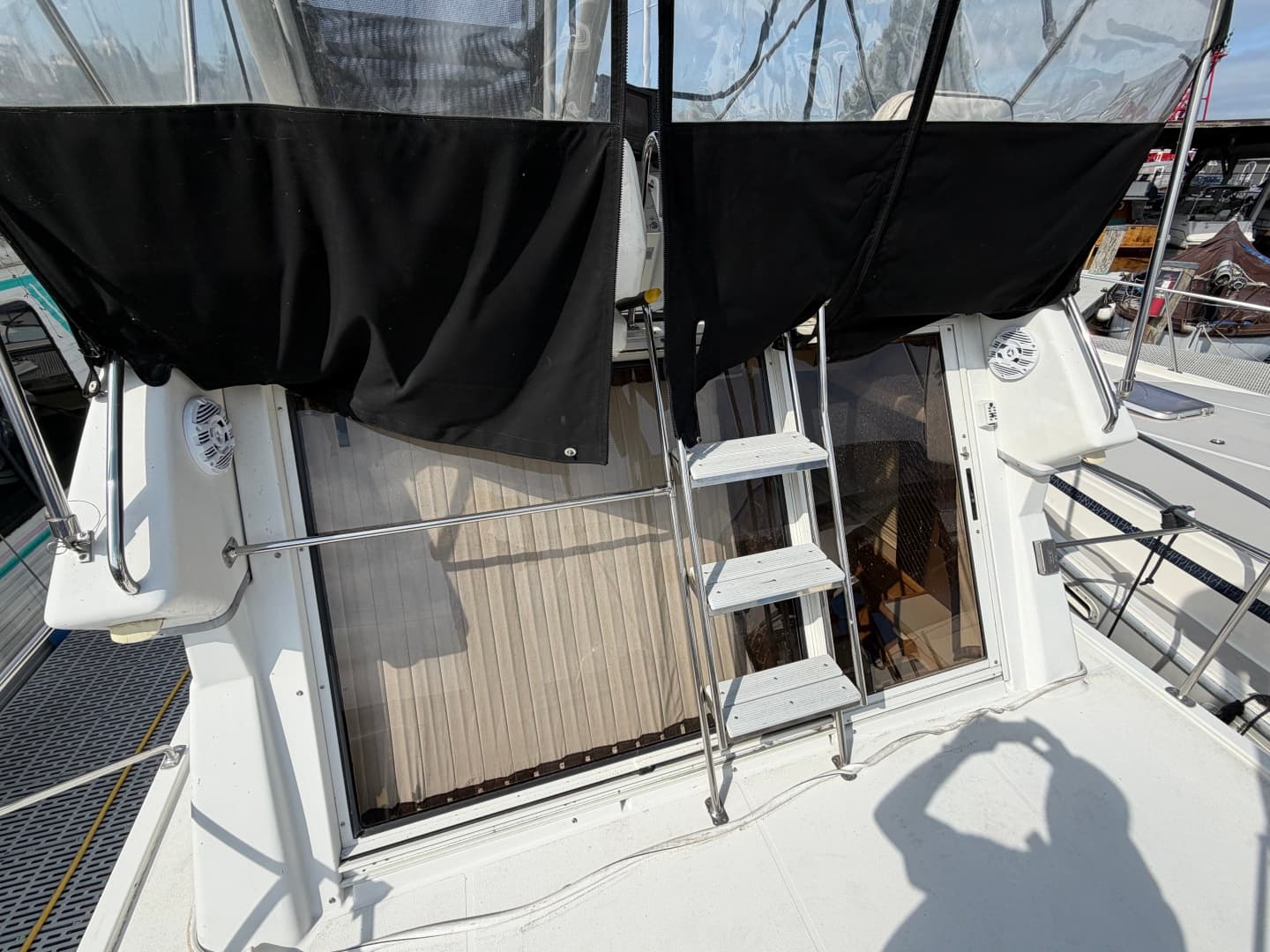 1996 Carver 325 Aft Cabin Motor Yacht