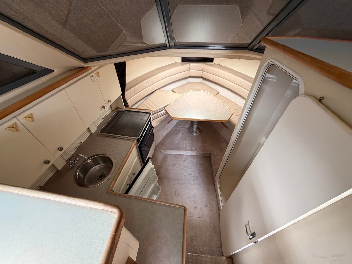 1996 Carver 325 Aft Cabin Motor Yacht