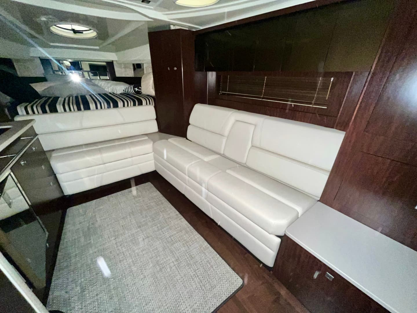 2012 Monterey 320 Sport Yacht 32