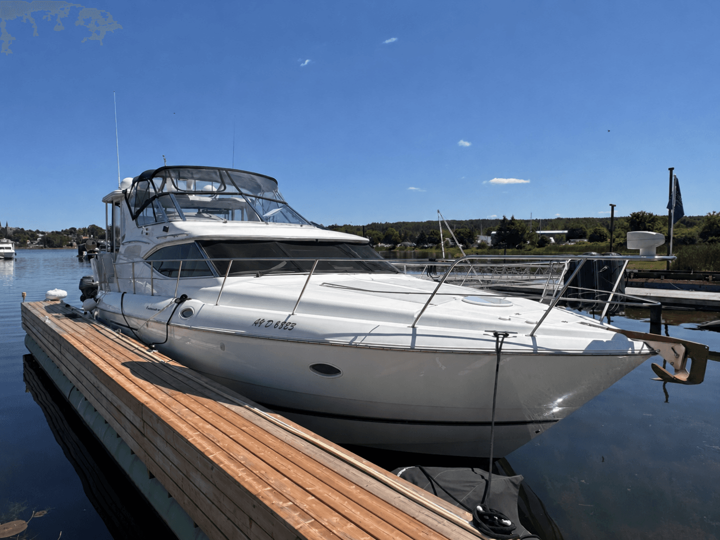 2002 Cruisers Yachts 4450 Express Motor Yacht 45
