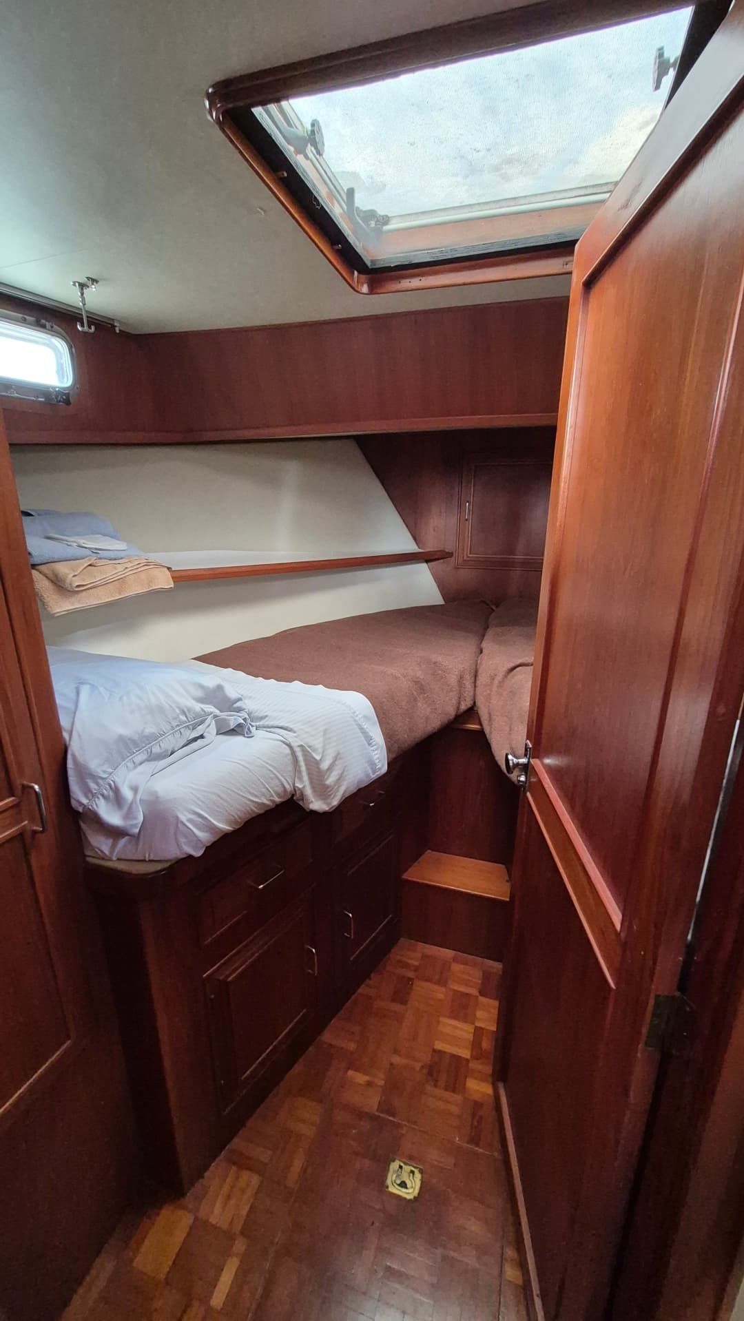 1985 Ocean Alexander  38 Double Cabin