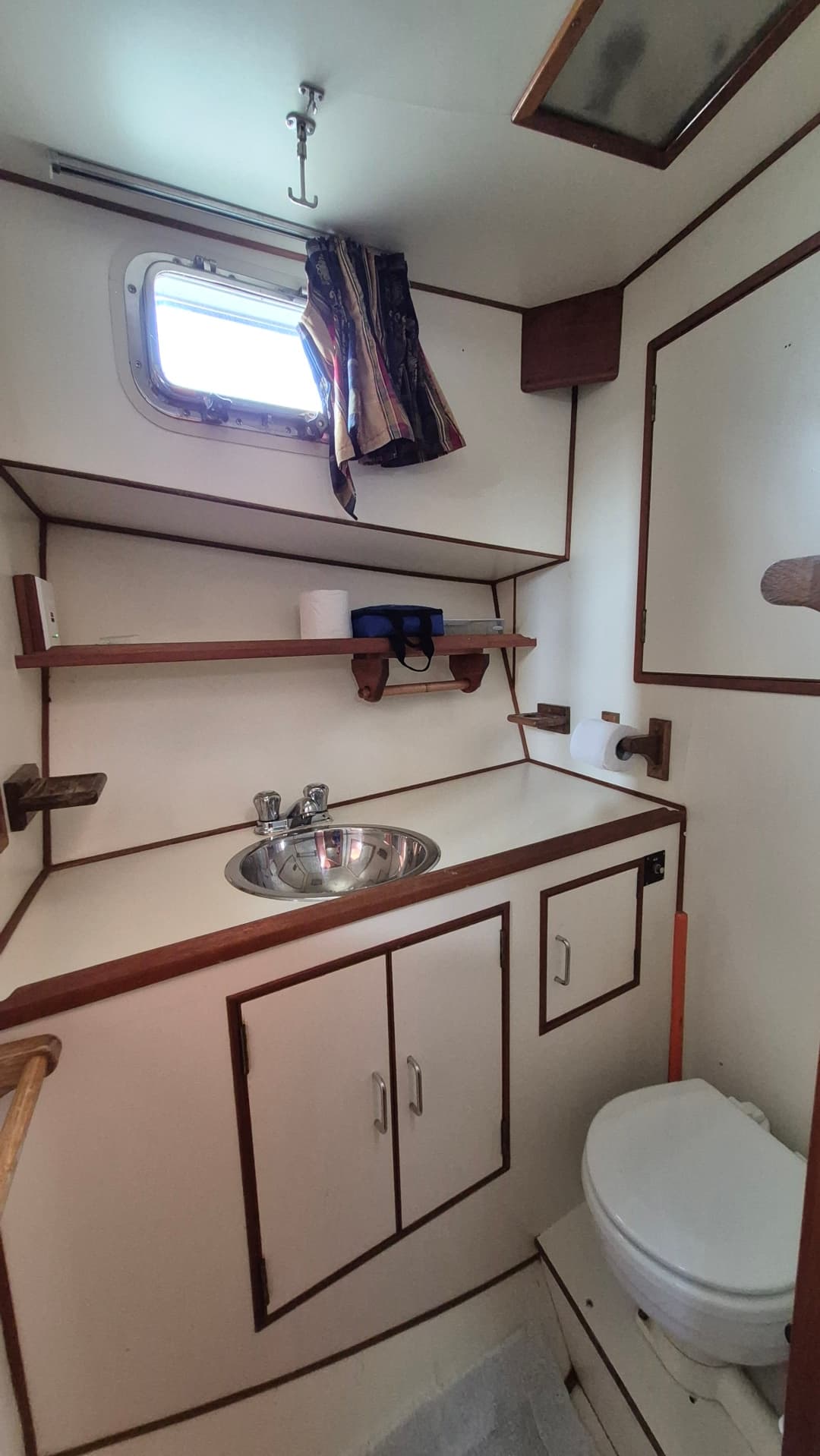 1985 Ocean Alexander  38 Double Cabin