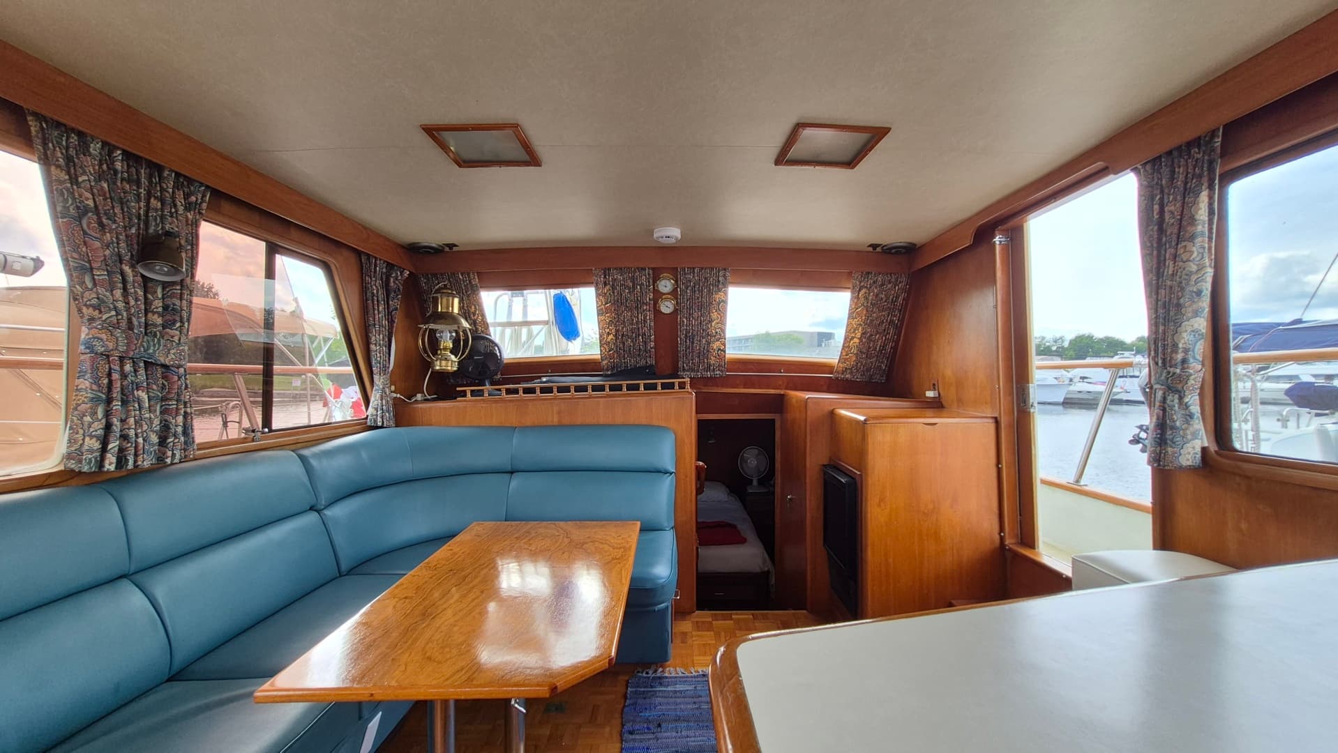 1985 Ocean Alexander  38 Double Cabin