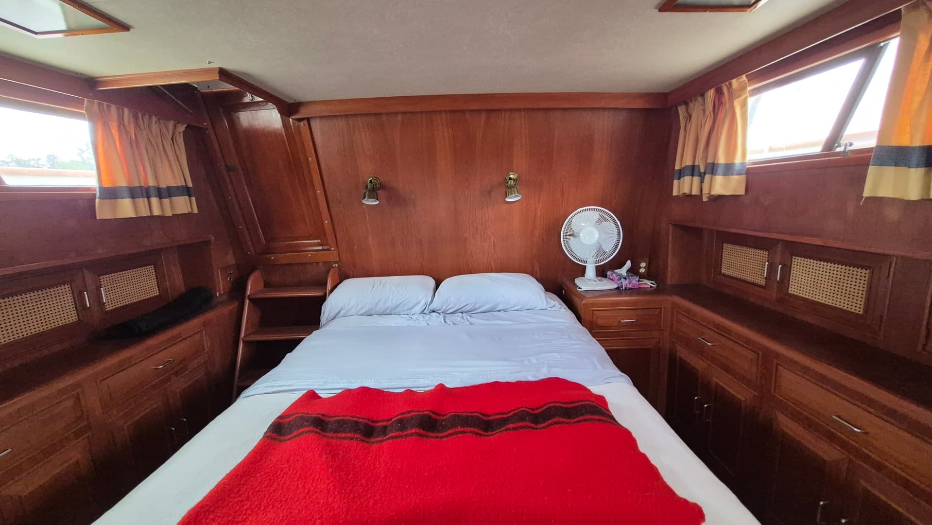 1985 Ocean Alexander  38 Double Cabin