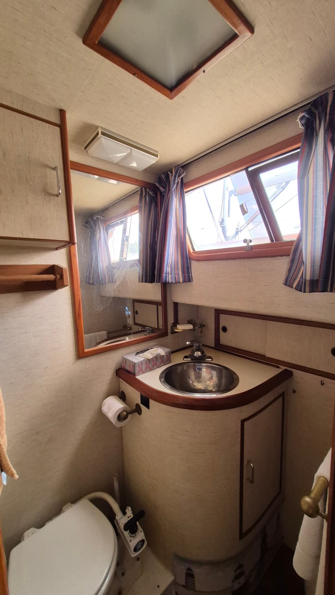1985 Ocean Alexander  38 Double Cabin