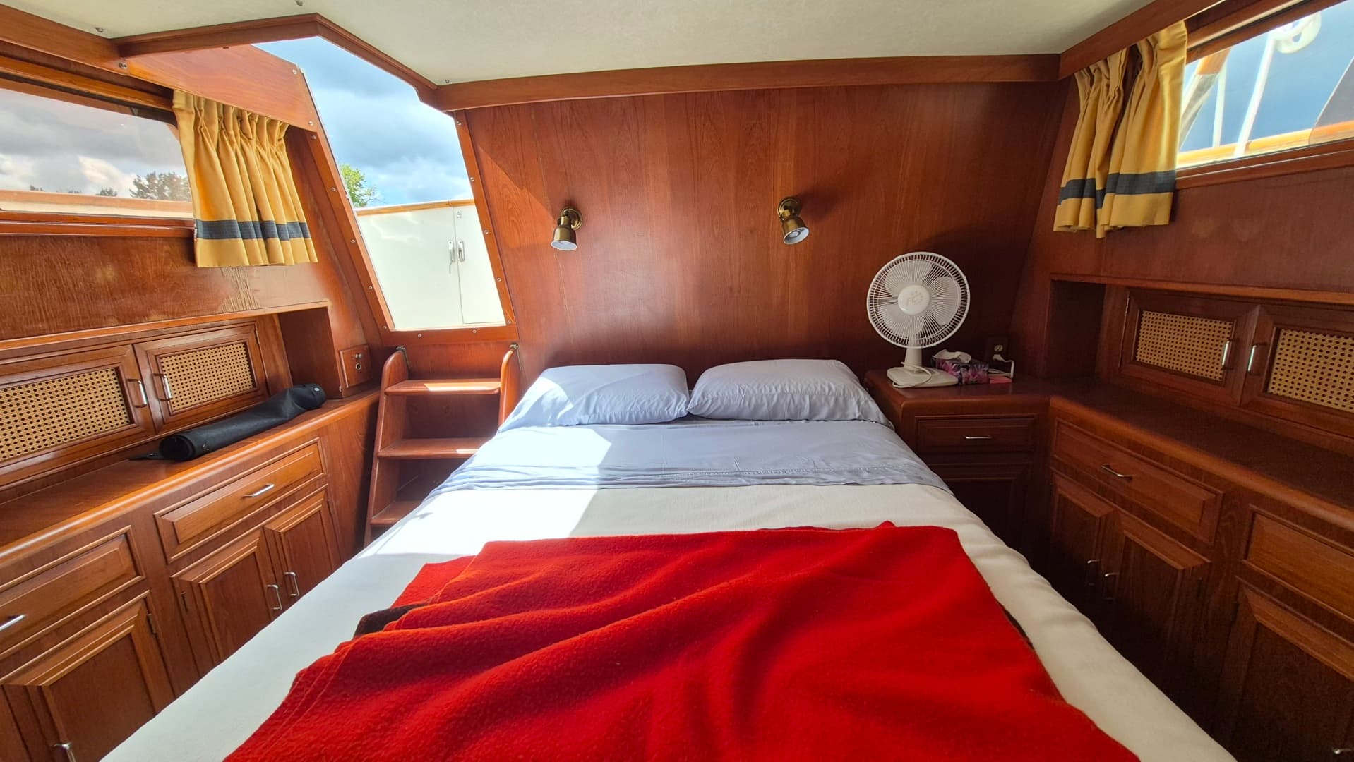 1985 Ocean Alexander  38 Double Cabin