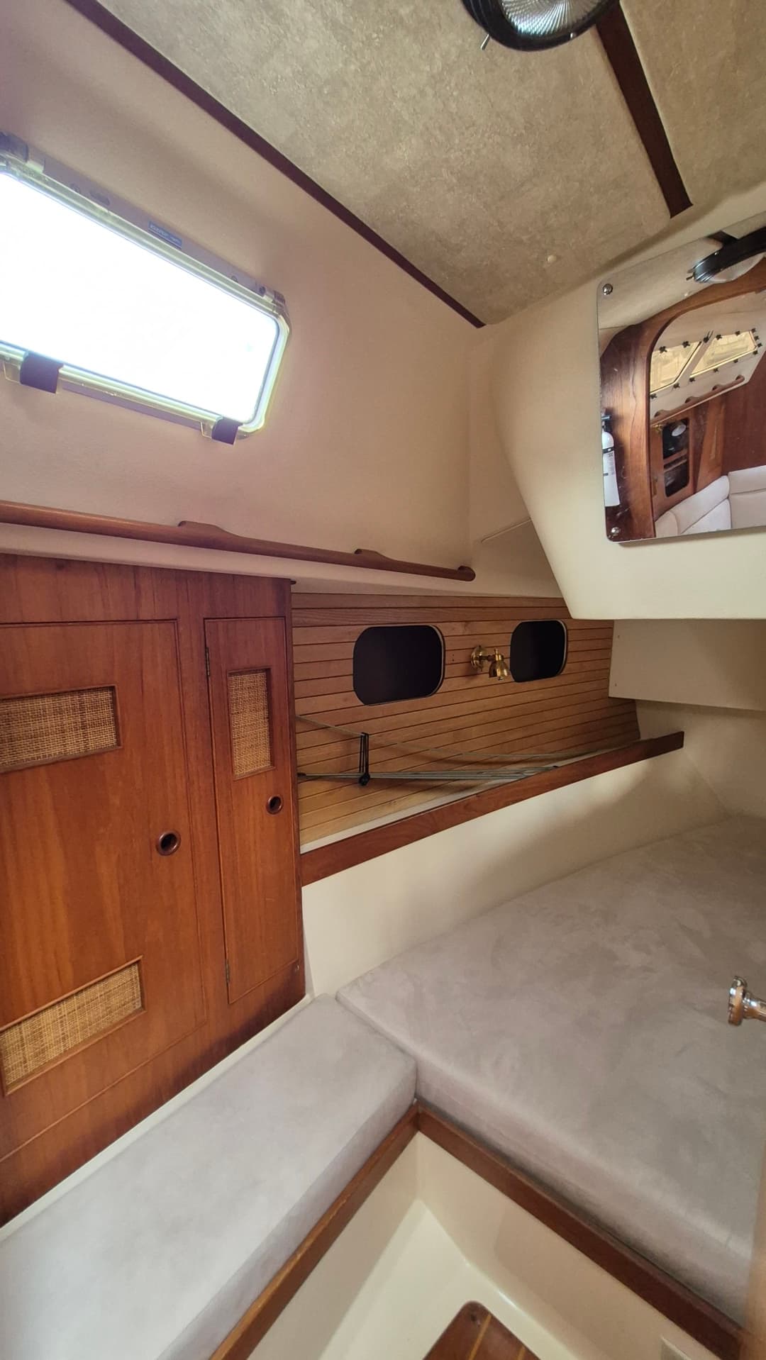 1988 Canadian Sailcraft CS 36 MERLIN
